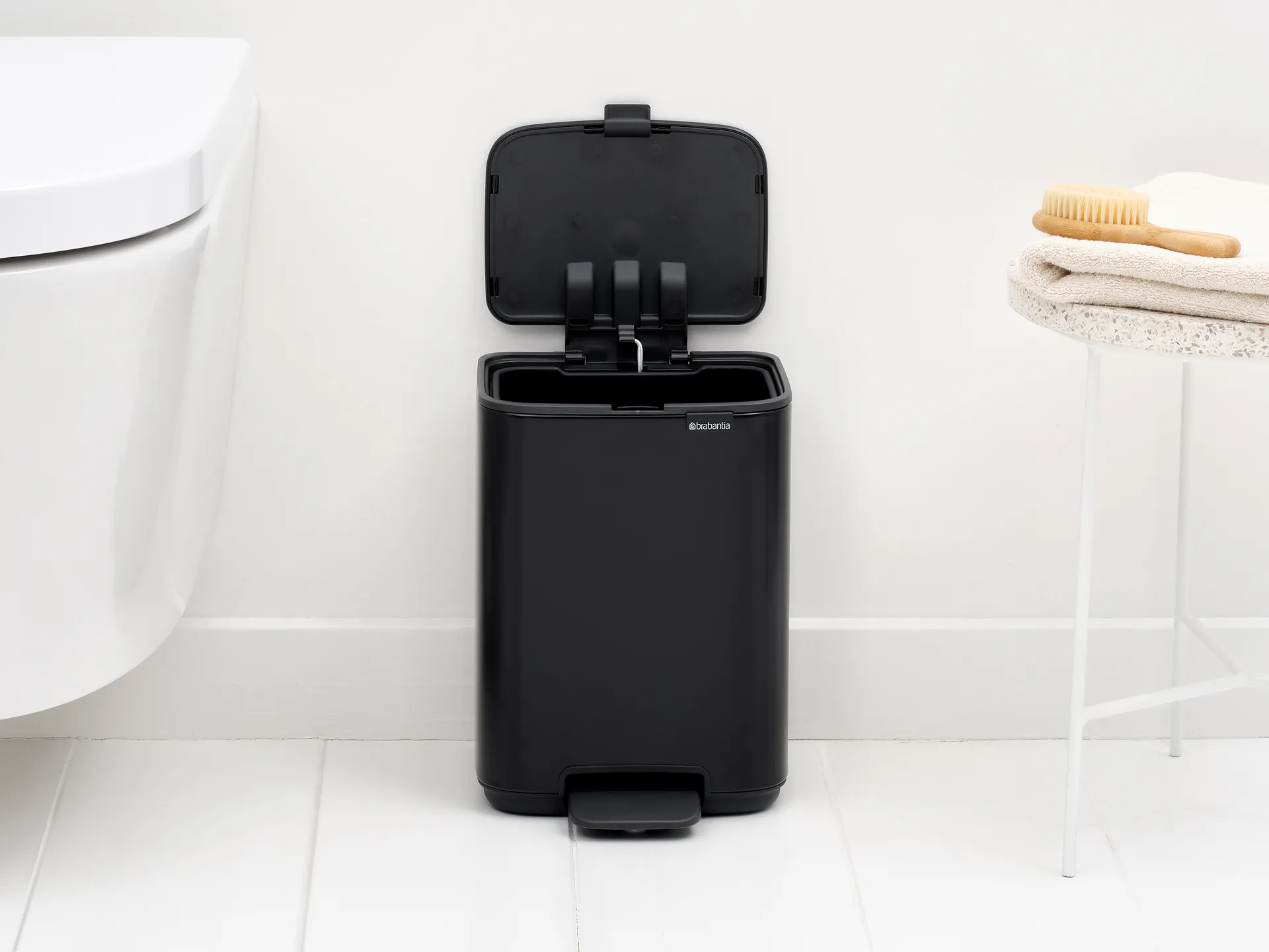 Bo 北欧风格脚踏式垃圾桶4L, 哑光黑色 Brabantia