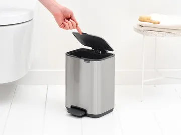 Bo 北欧风格脚踏式垃圾桶4L - 哑光防指纹钢色 - Brabantia