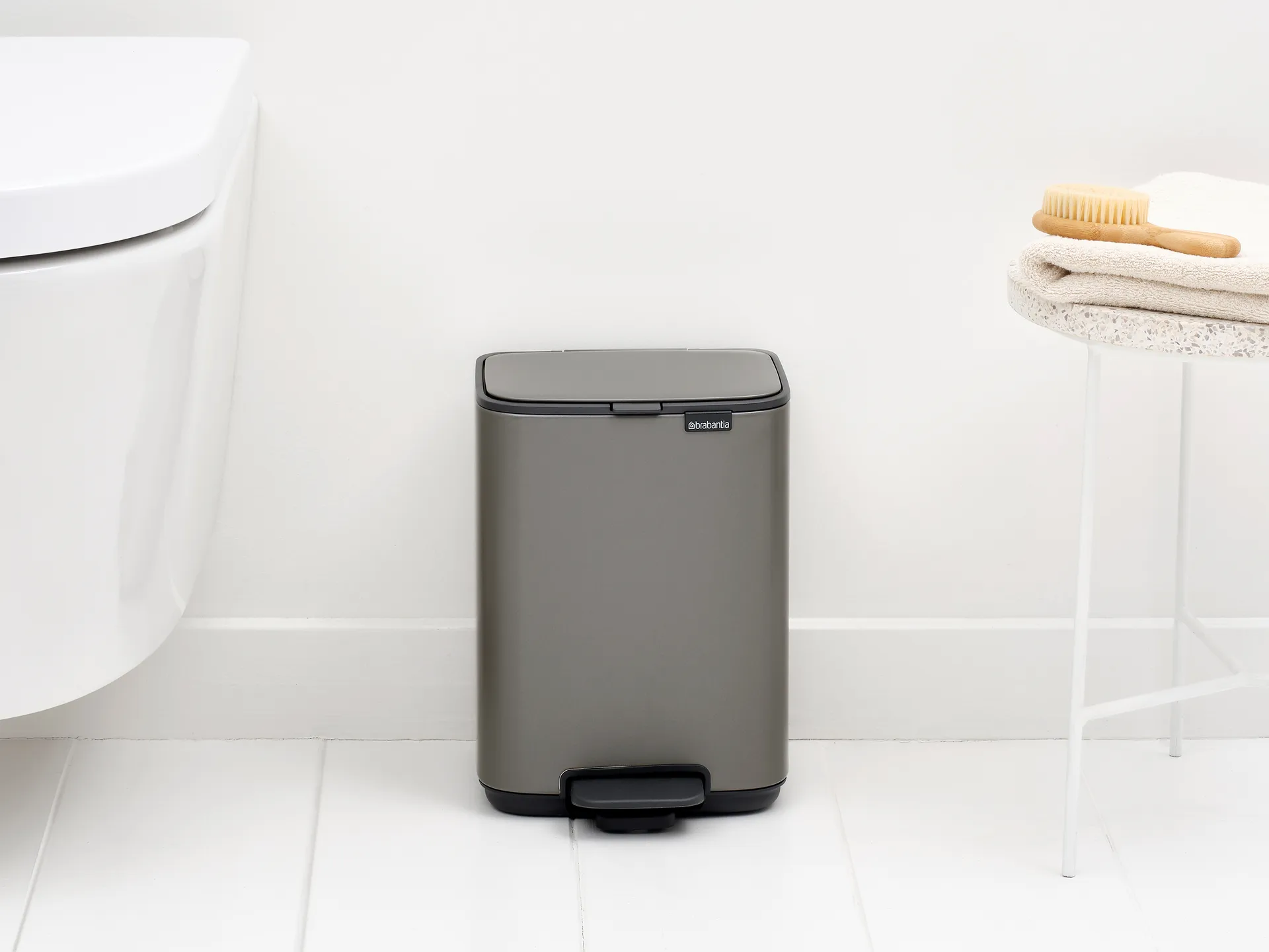 Bo 北欧风格脚踏式垃圾桶4L, 铂金色 Brabantia