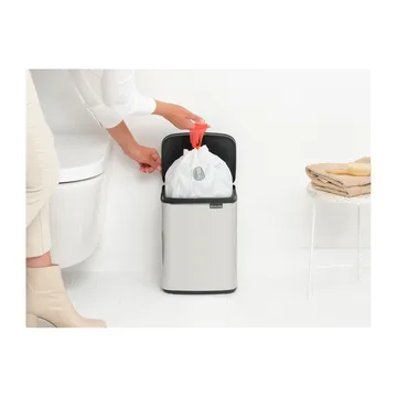 Bo 垃圾桶 7升 - 拉丝钢材_亮面 - Brabantia