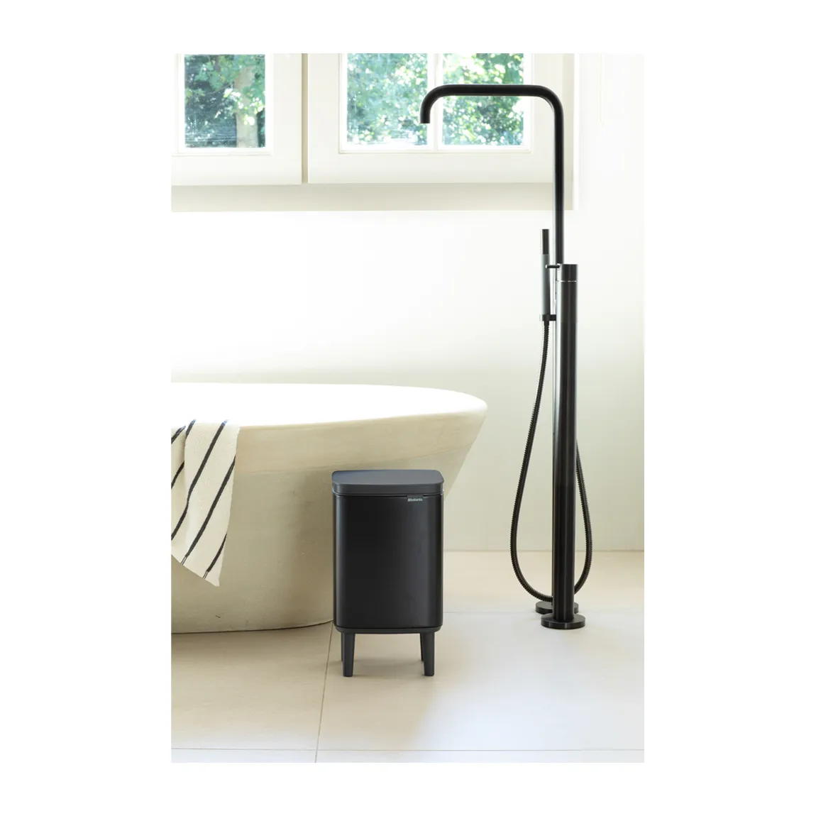 Bo 高款废纸篓7L, 哑光黑色 Brabantia