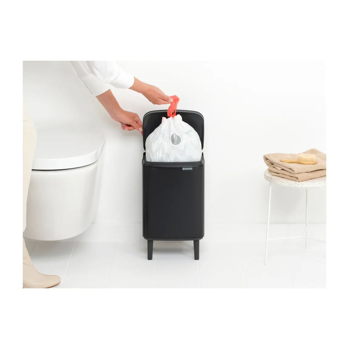 Bo 高款废纸篓7L, 哑光黑色 Brabantia
