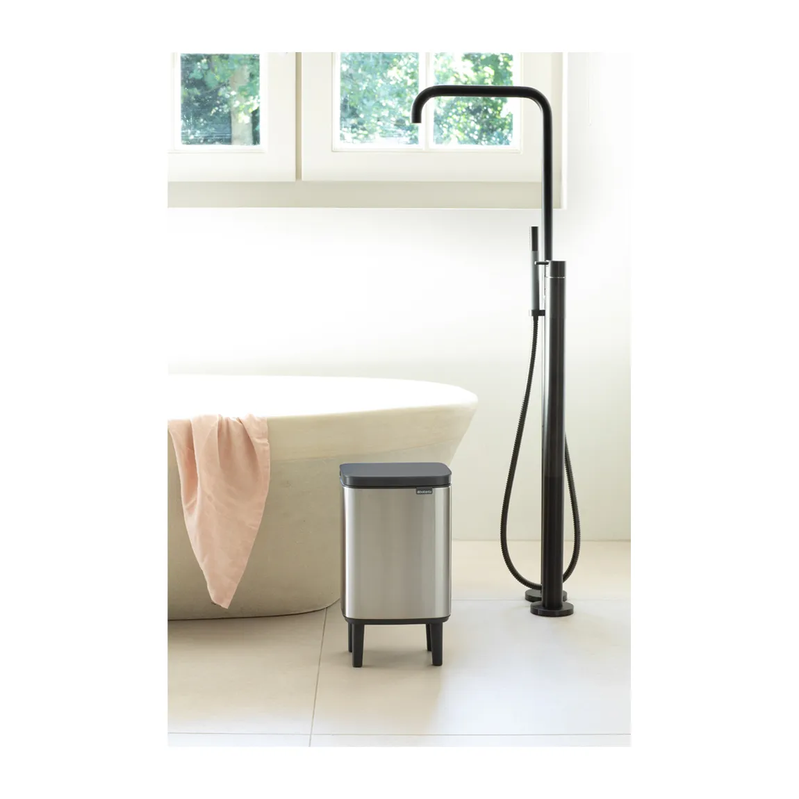 Bo 高款废纸篓7L, 拉丝钢材_哑光 Brabantia