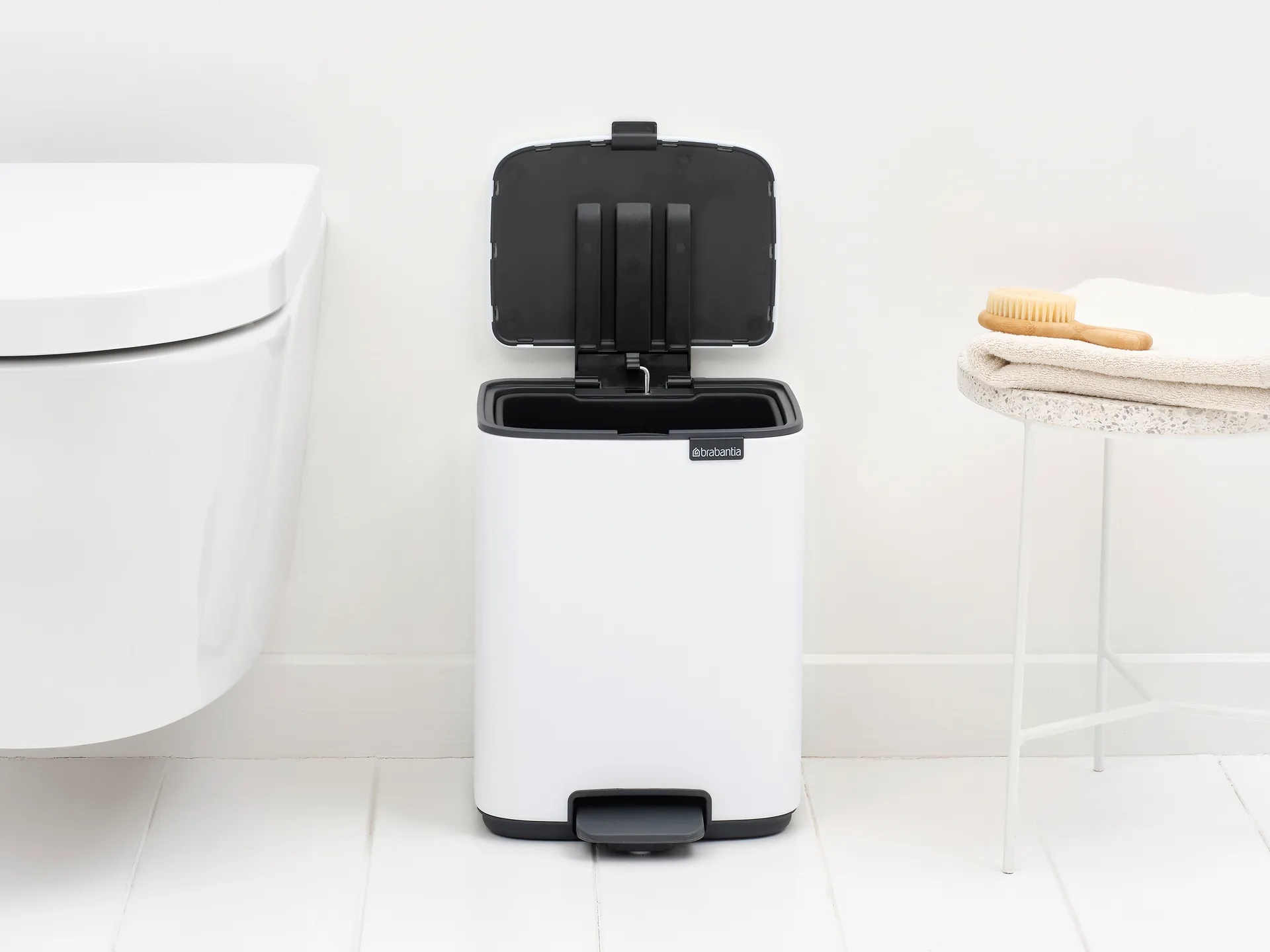 Bo 北欧风格脚踏式垃圾桶7L, 白色 Brabantia