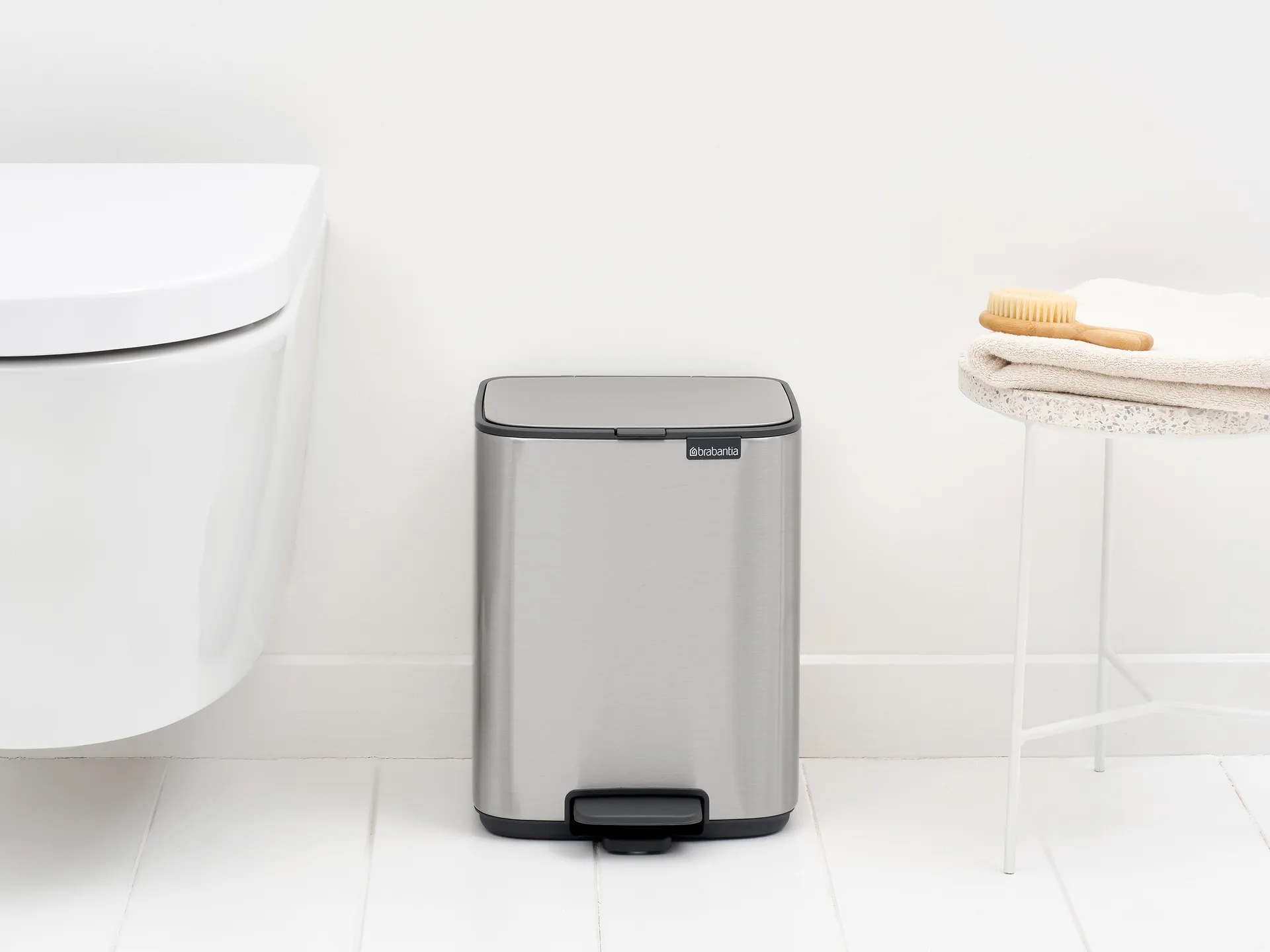 Bo 北欧风格脚踏式垃圾桶7L, 哑光防指纹钢色 Brabantia