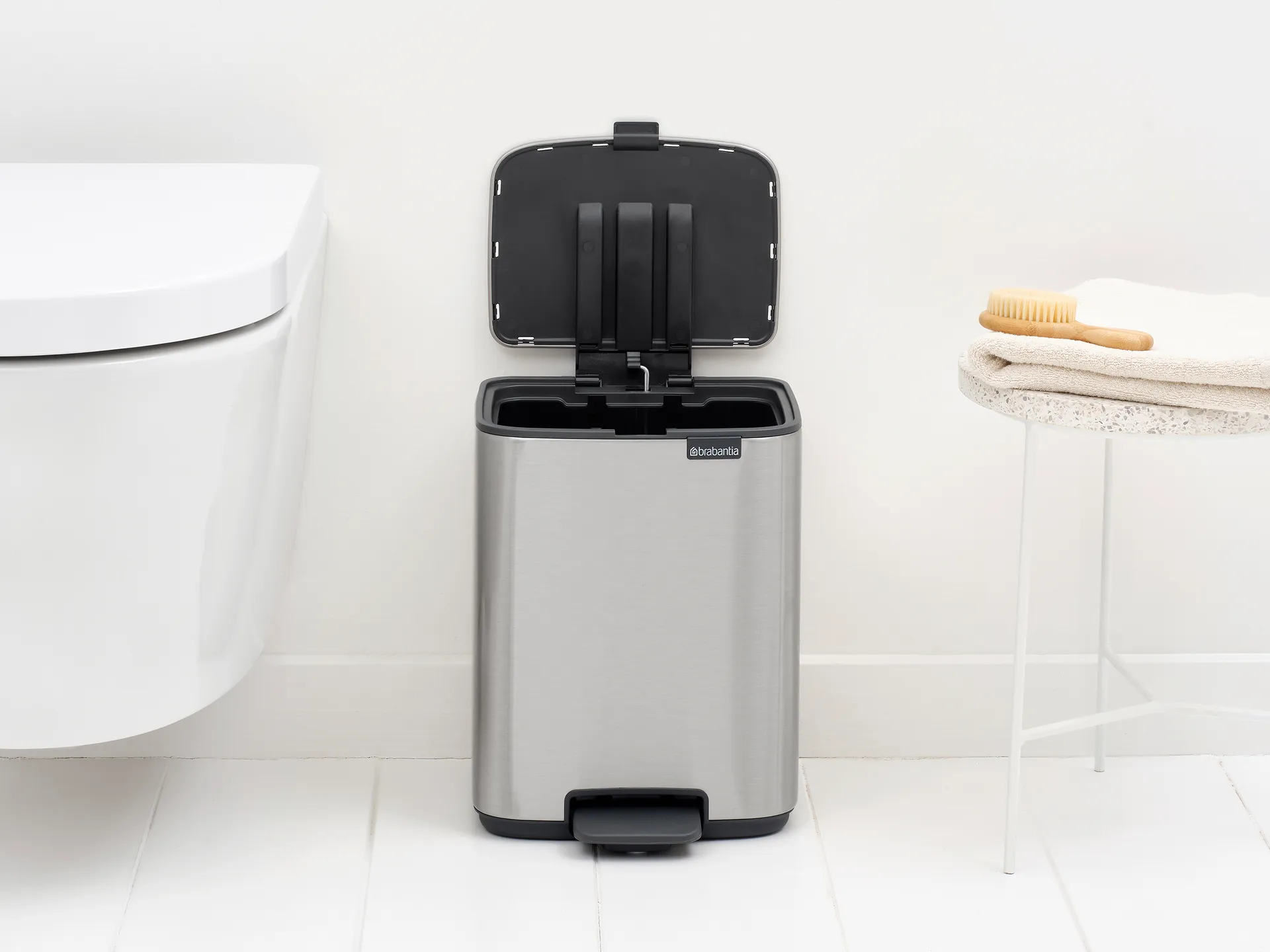 Bo 北欧风格脚踏式垃圾桶7L, 哑光防指纹钢色 Brabantia