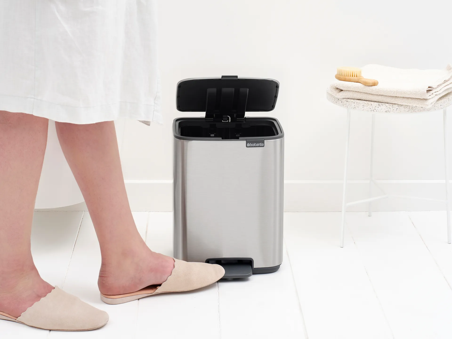 Bo 北欧风格脚踏式垃圾桶7L, 哑光防指纹钢色 Brabantia