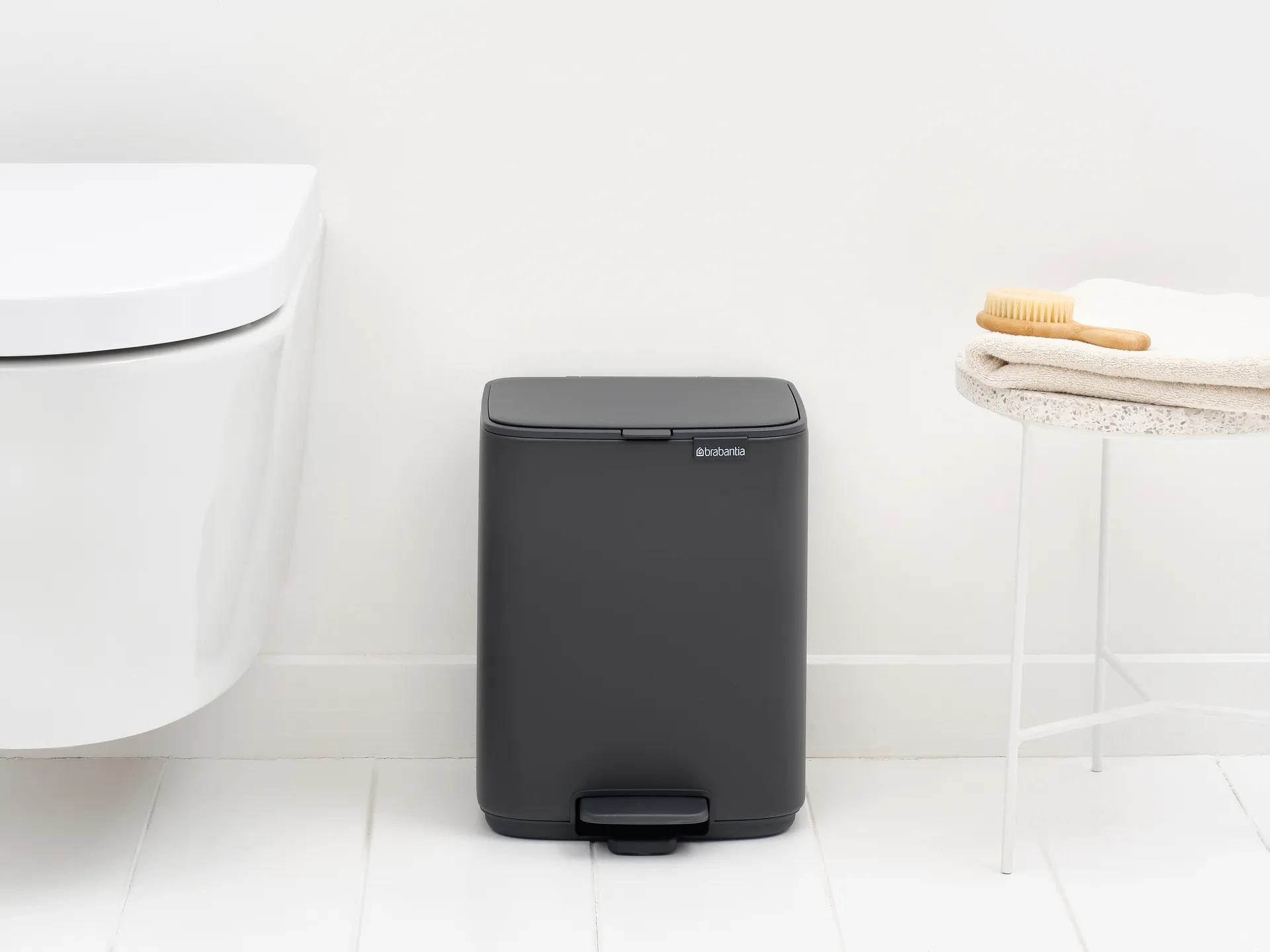 Bo 北欧风格脚踏式垃圾桶7L, 矿物无限灰色 Brabantia