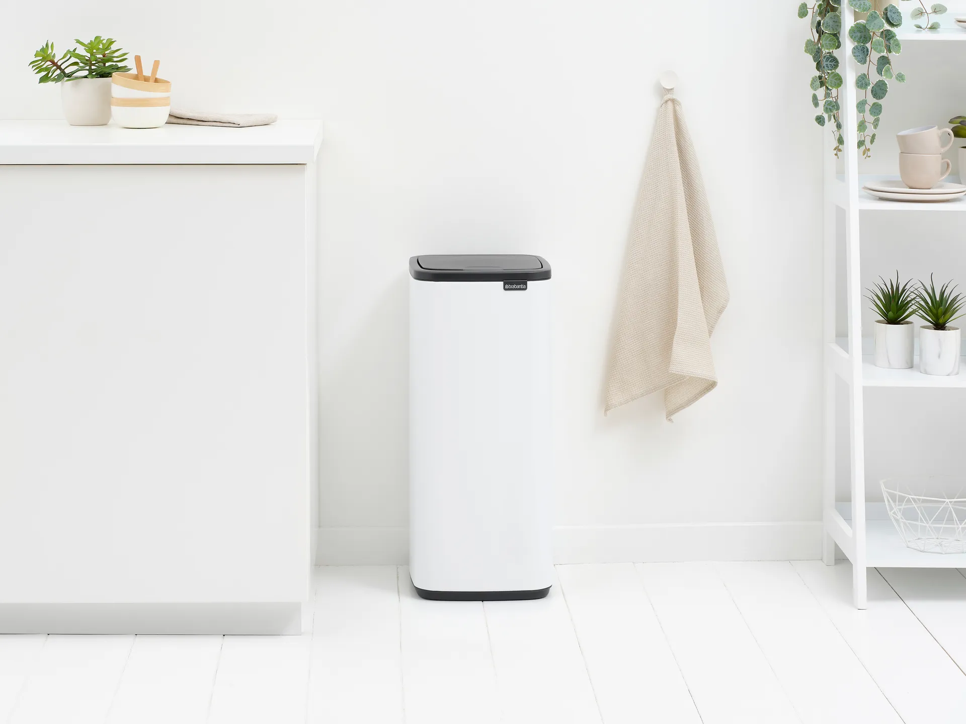Bo Touch Bin 触碰式垃圾桶30L, 白色 Brabantia