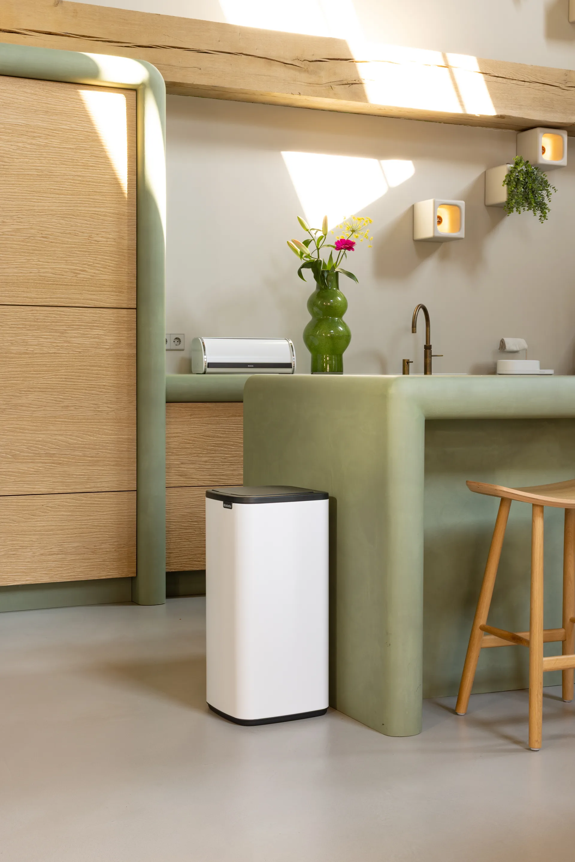 Bo Touch Bin 触碰式垃圾桶30L, 白色 Brabantia