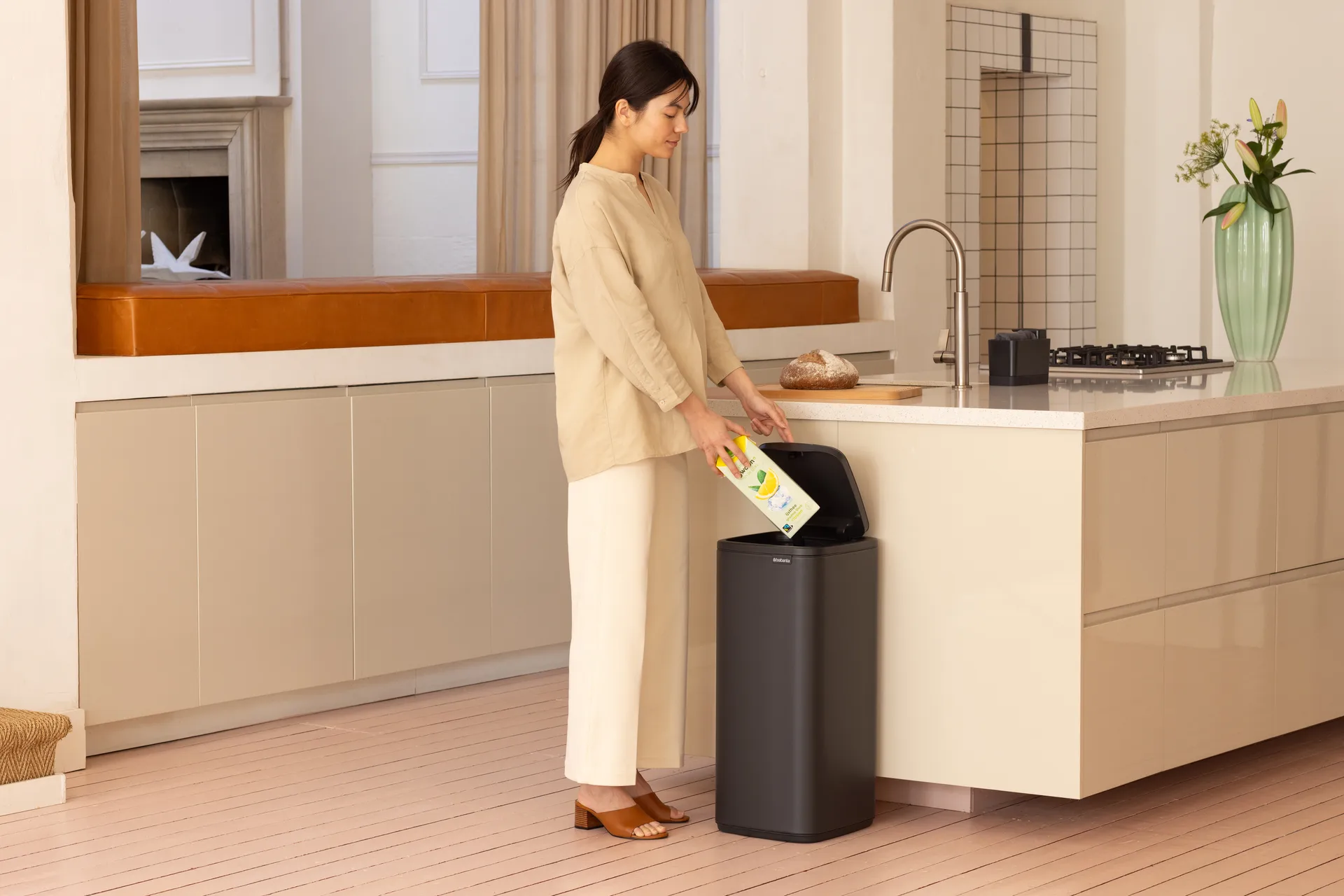 Bo Touch Bin 触碰式垃圾桶30L, 矿物无限灰色 Brabantia