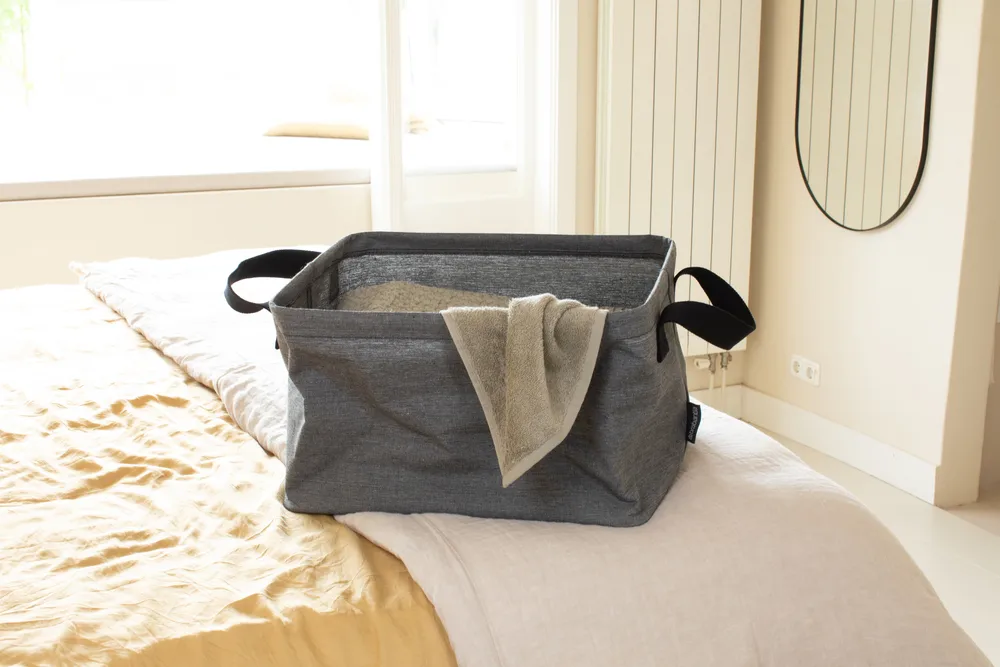 Brabantia 可折叠洗衣篮 35升, 胡椒黑 Brabantia