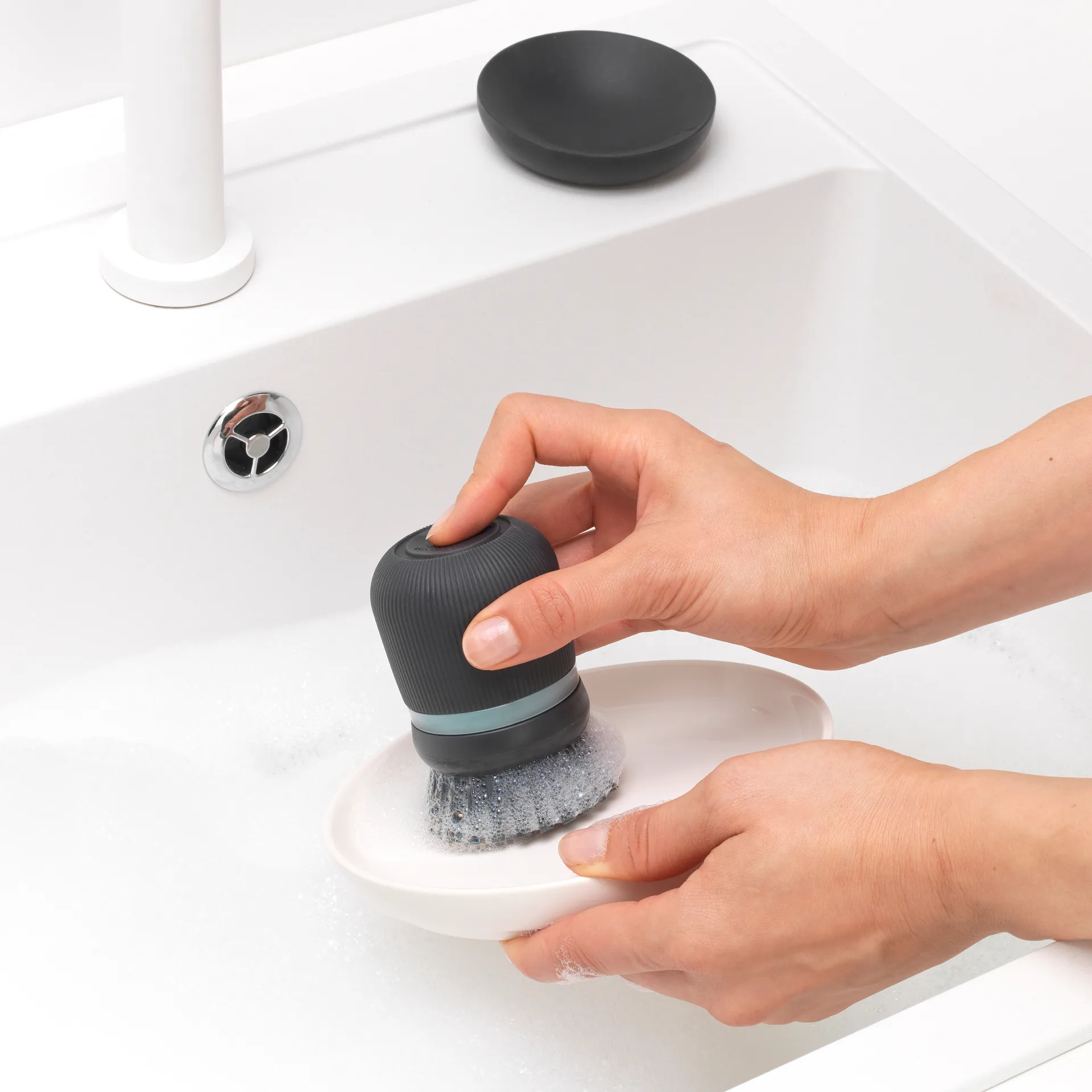 Brabantia dish soap holder with dish brush, dark 灰色 Brabantia