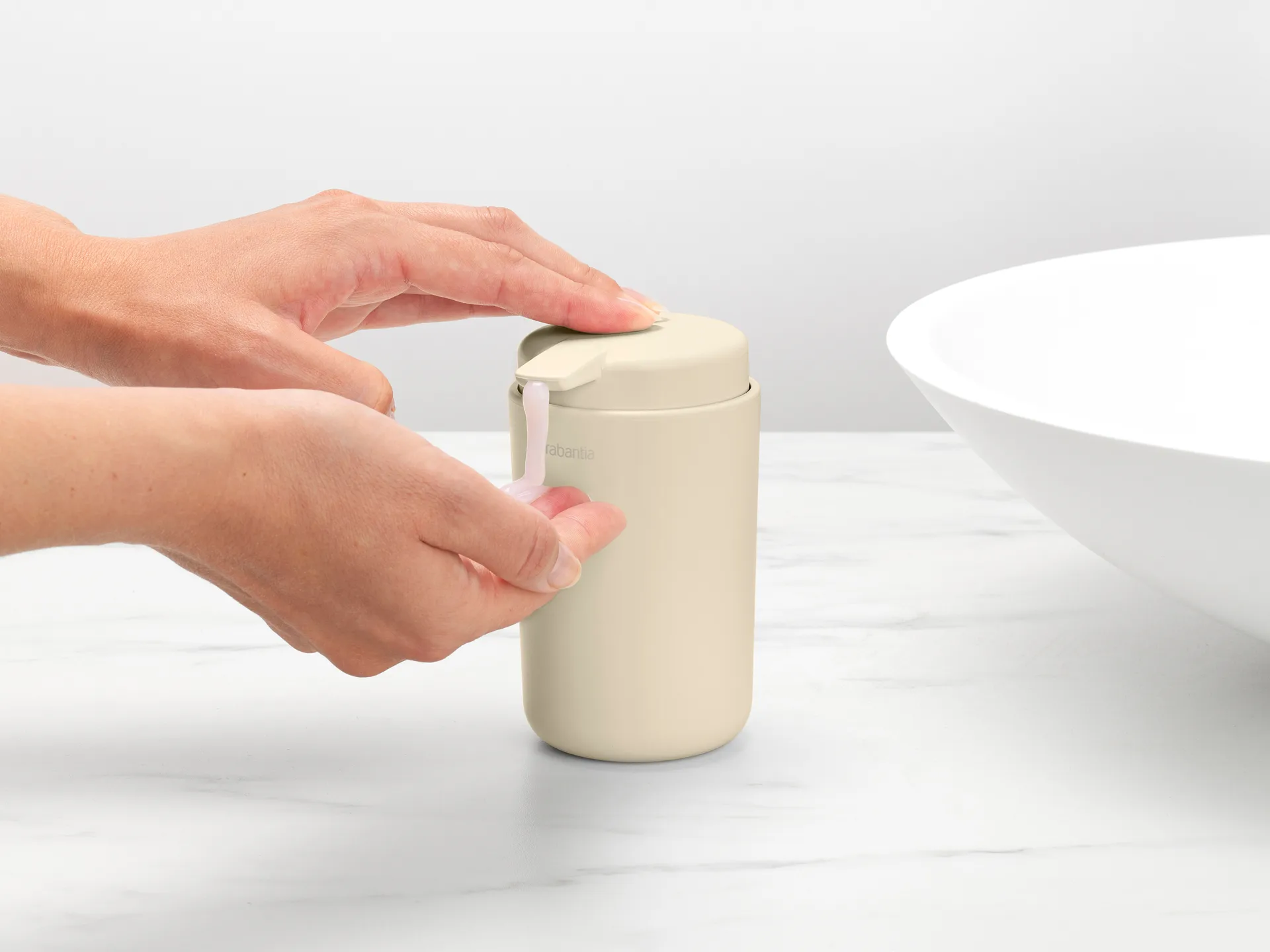 Brabantia ReNew 皂液器 14cm, 柔和米色 Brabantia