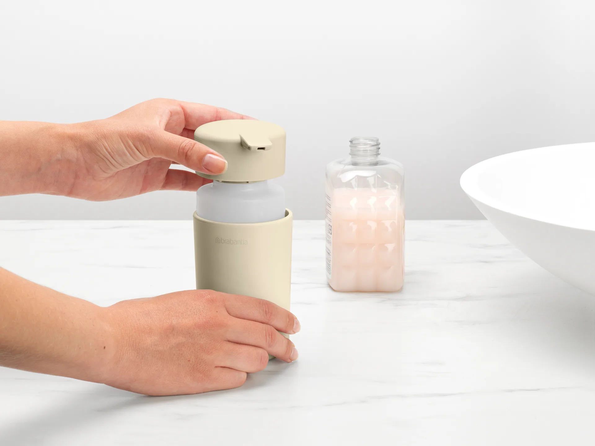 Brabantia ReNew 皂液器 14cm, 柔和米色 Brabantia