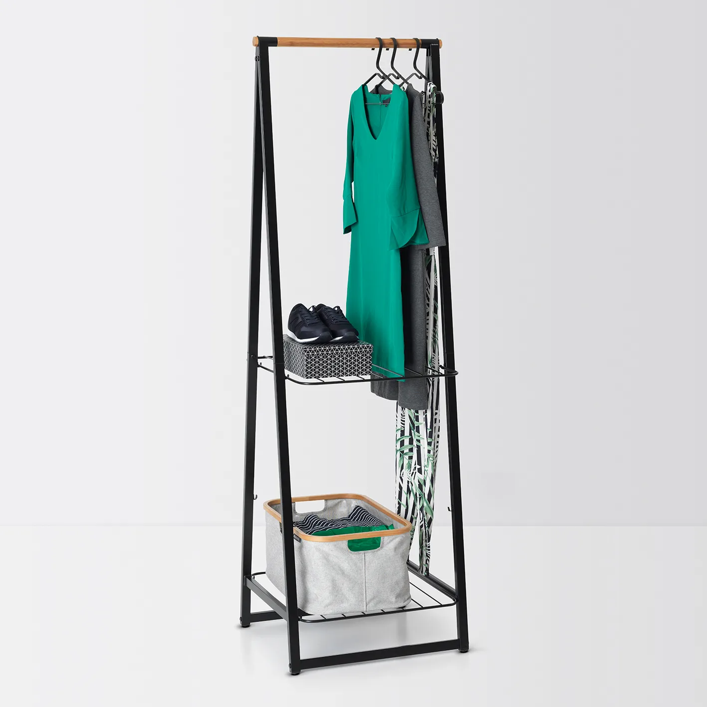 Linn 衣帽架 小号, 黑色 Brabantia