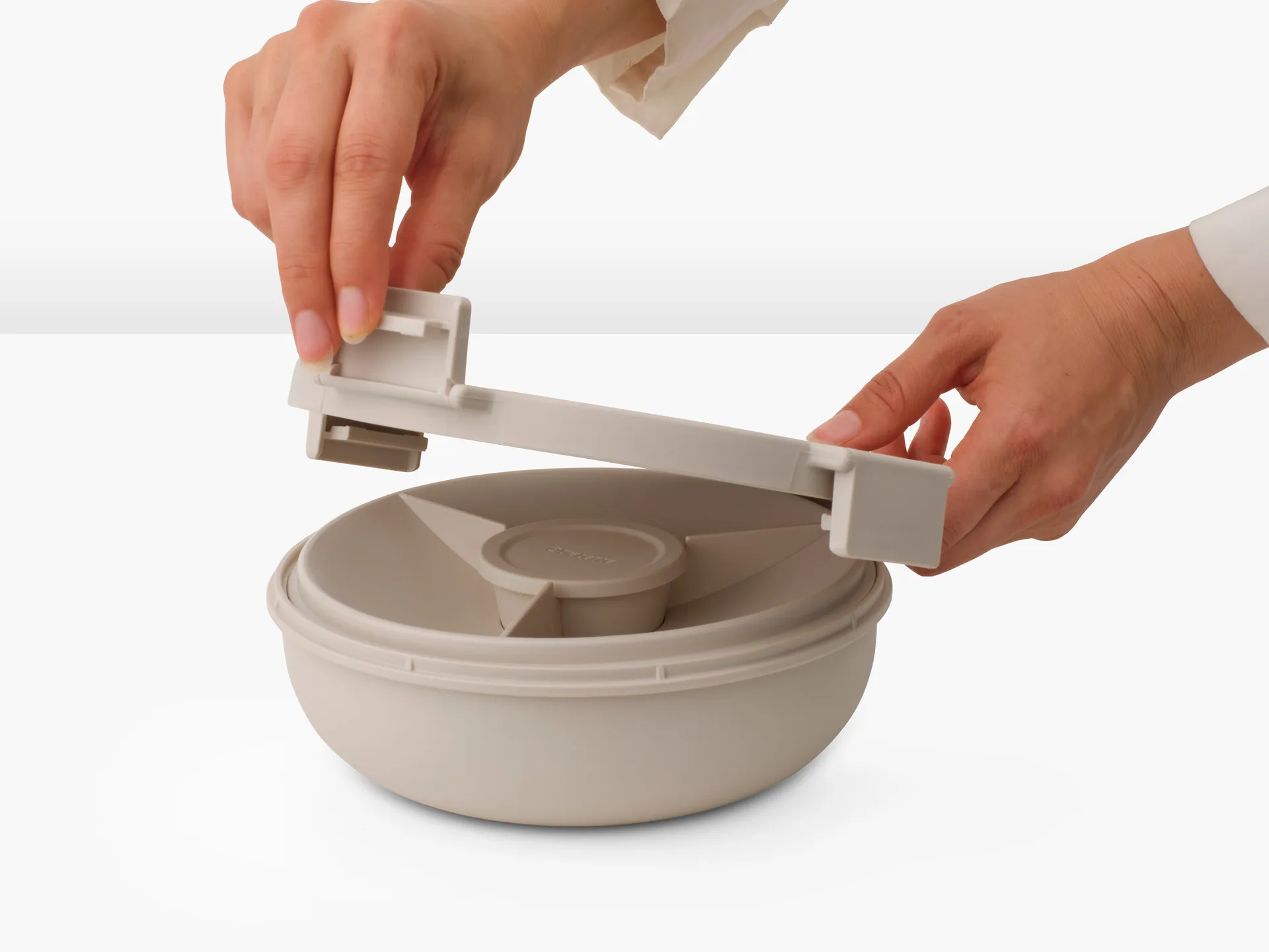 Make & Take 1.3升沙拉碗, 柔米色 Brabantia