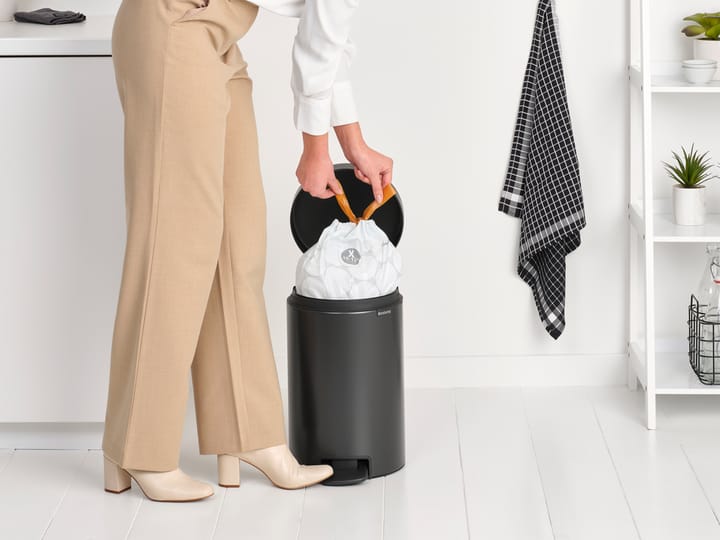 New Icon 脚踏式垃圾桶 12升, Confident 灰色 Brabantia