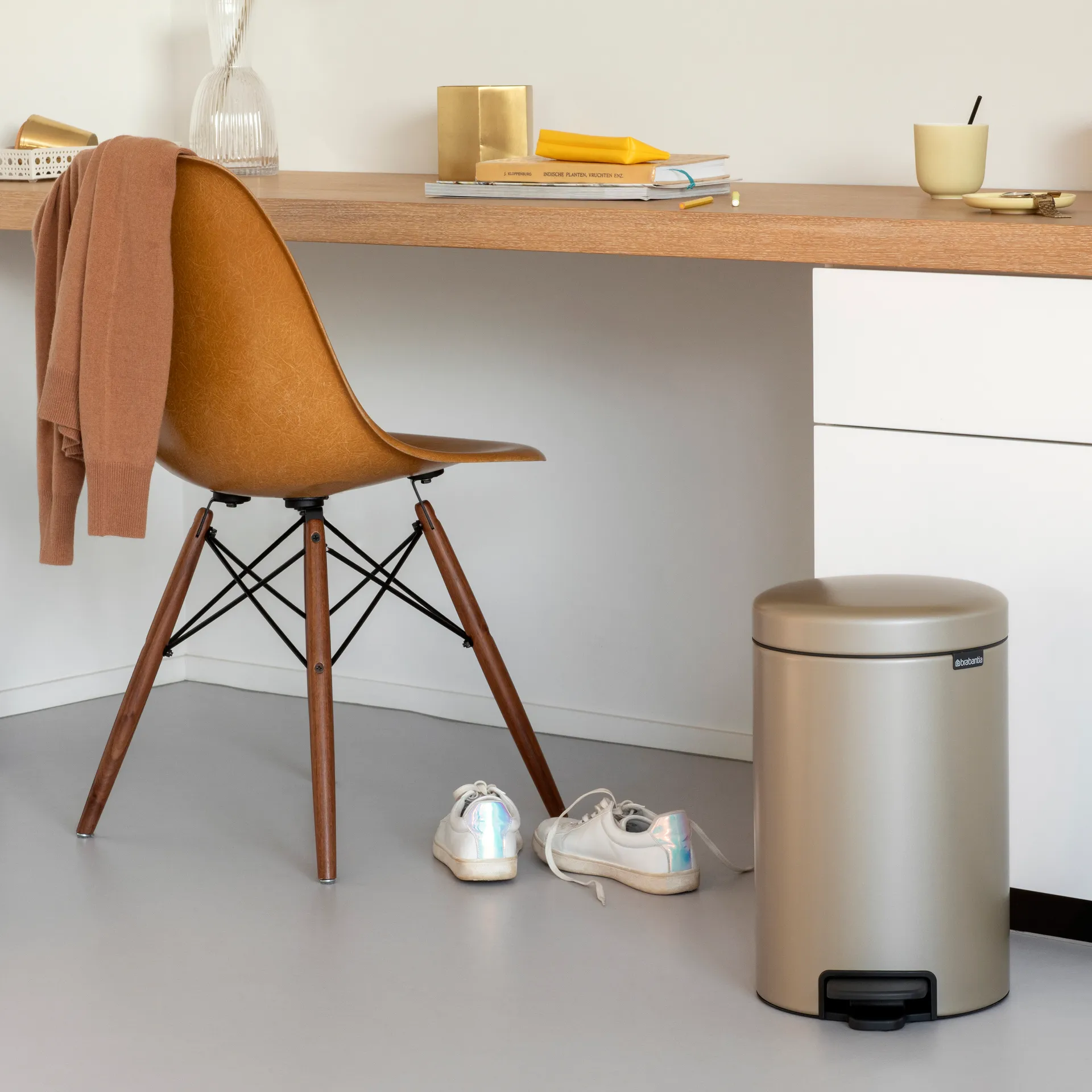 New Icon 脚踏式垃圾桶 12升, Metallic Gold Brabantia
