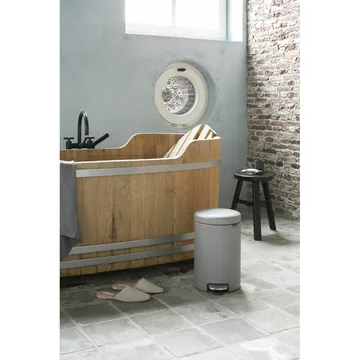 New Icon 新经典脚踏垃圾桶12升 - 矿物水泥灰 - Brabantia