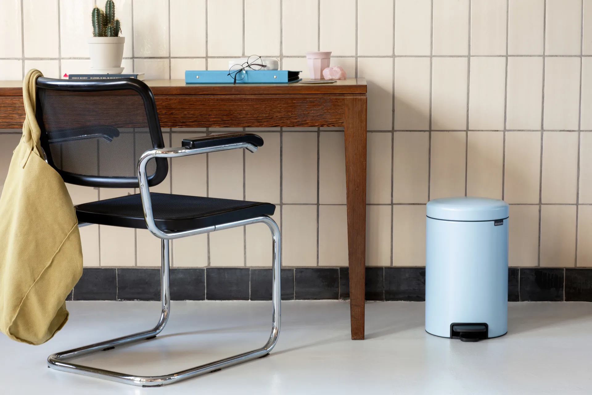 New Icon 新经典脚踏垃圾桶12升, 梦幻蓝 Brabantia