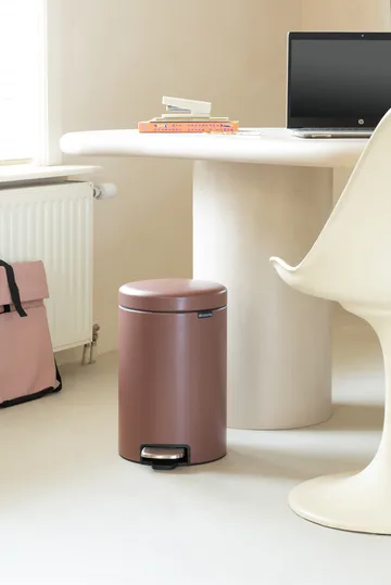 New Icon 新经典脚踏垃圾桶12升 - 缎面灰褐色 - Brabantia