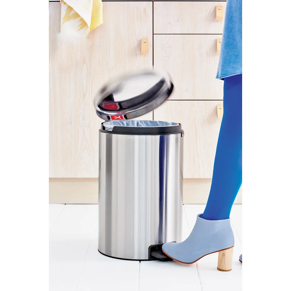 New Icon 新经典脚踏垃圾桶20升, 哑光防指纹钢 Brabantia