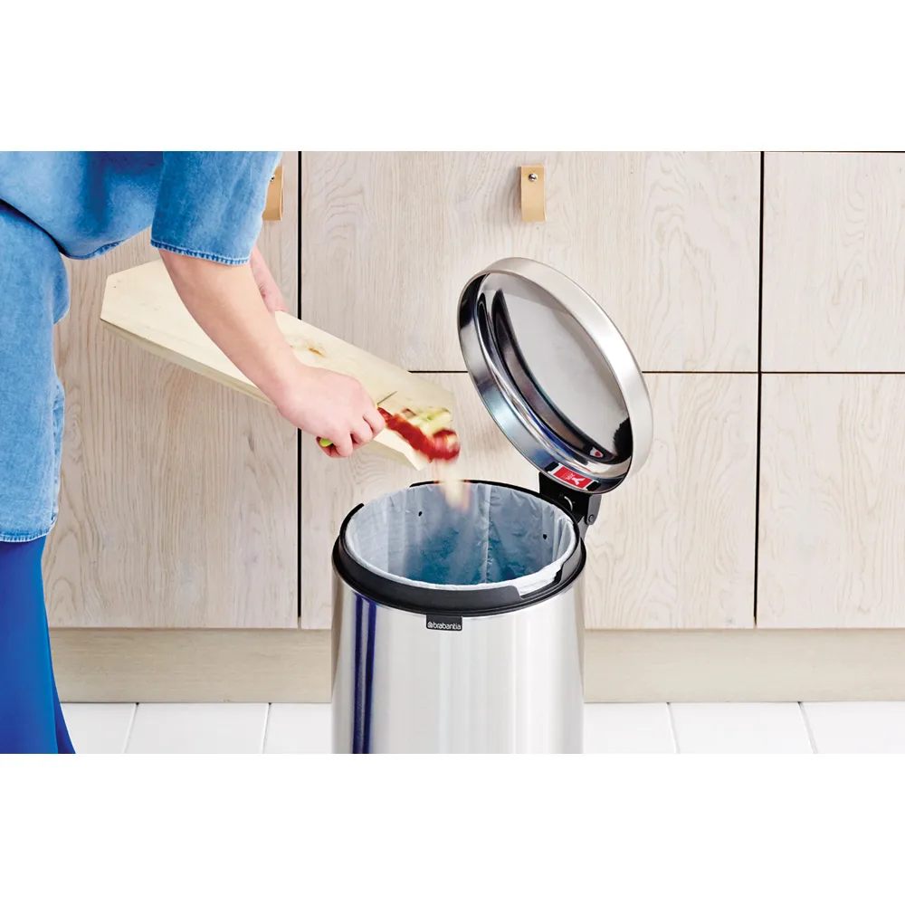New Icon 新经典脚踏垃圾桶20升, 哑光防指纹钢 Brabantia