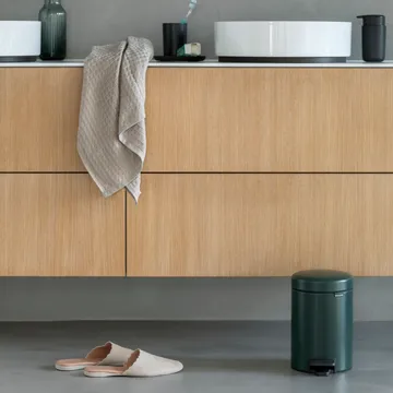 New Icon 3升脚踏垃圾桶 - 松绿色 - Brabantia