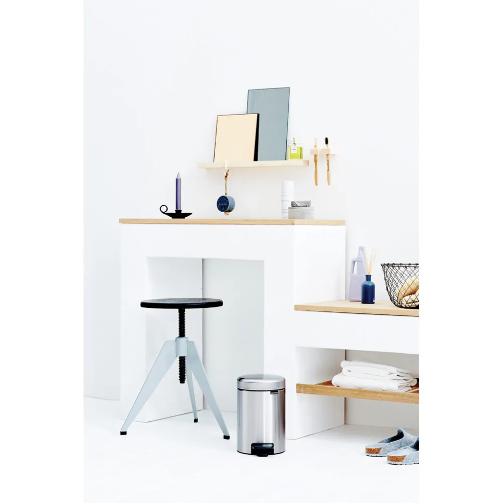 New Icon 新经典脚踏垃圾桶3升, 哑光防指纹钢 Brabantia