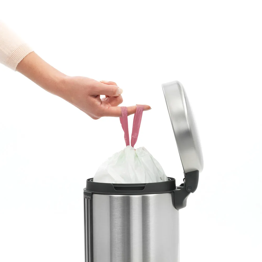 New Icon 新经典脚踏垃圾桶3升, 哑光防指纹钢 Brabantia