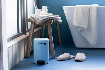 New Icon 新经典脚踏垃圾桶3升 - 梦幻蓝 - Brabantia