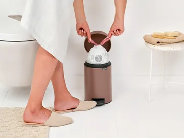New Icon 新经典脚踏垃圾桶3升 - 缎面灰褐色 - Brabantia