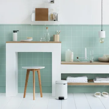 New Icon 新经典脚踏垃圾桶3升 - 白色 - Brabantia