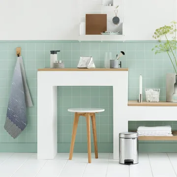 New Icon 新经典脚踏垃圾桶3升 - 亮面钢 - Brabantia