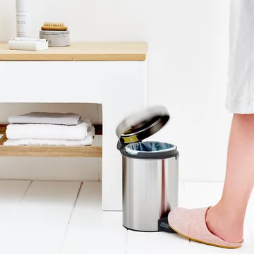 New Icon 新经典脚踏垃圾桶3升 - 哑光钢 - Brabantia