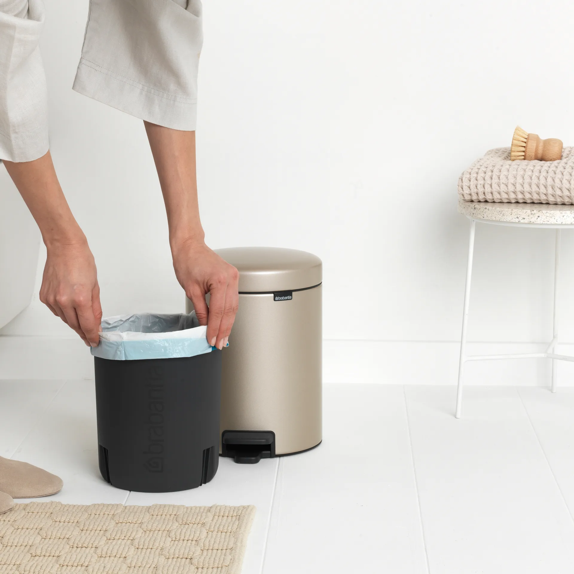 New Icon 脚踏式垃圾桶 5升, Metallic Gold Brabantia