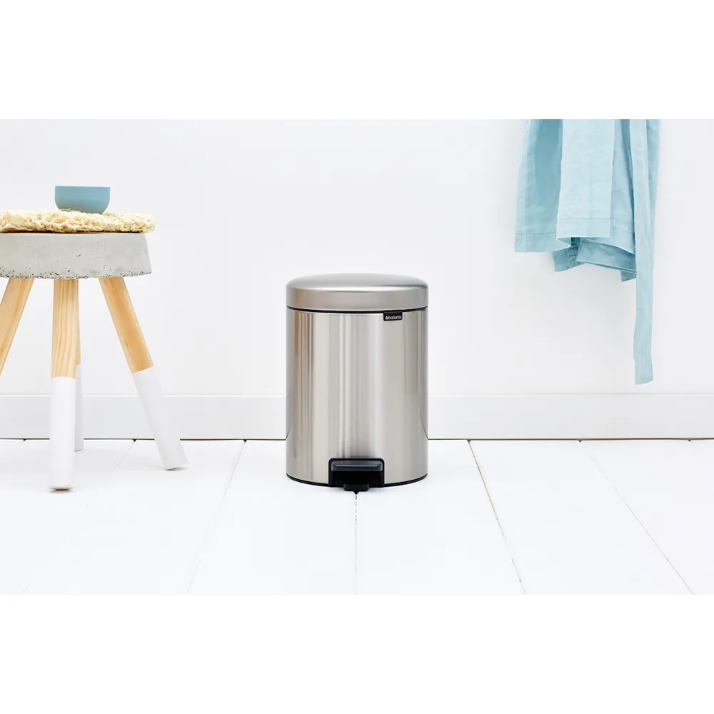 New Icon 新经典脚踏垃圾桶5升, 哑光防指纹钢 Brabantia
