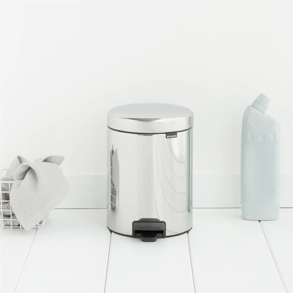 New Icon 新经典脚踏垃圾桶5升, 亮面钢 Brabantia