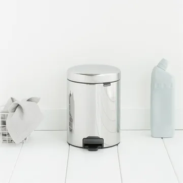 New Icon 新经典脚踏垃圾桶5升 - 亮面钢 - Brabantia