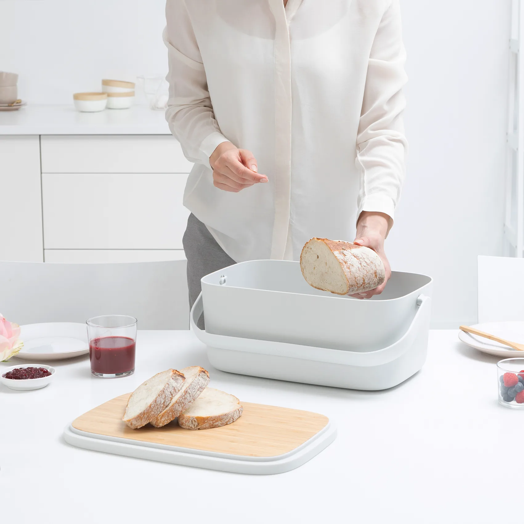 Nic bread box, light 灰色 Brabantia