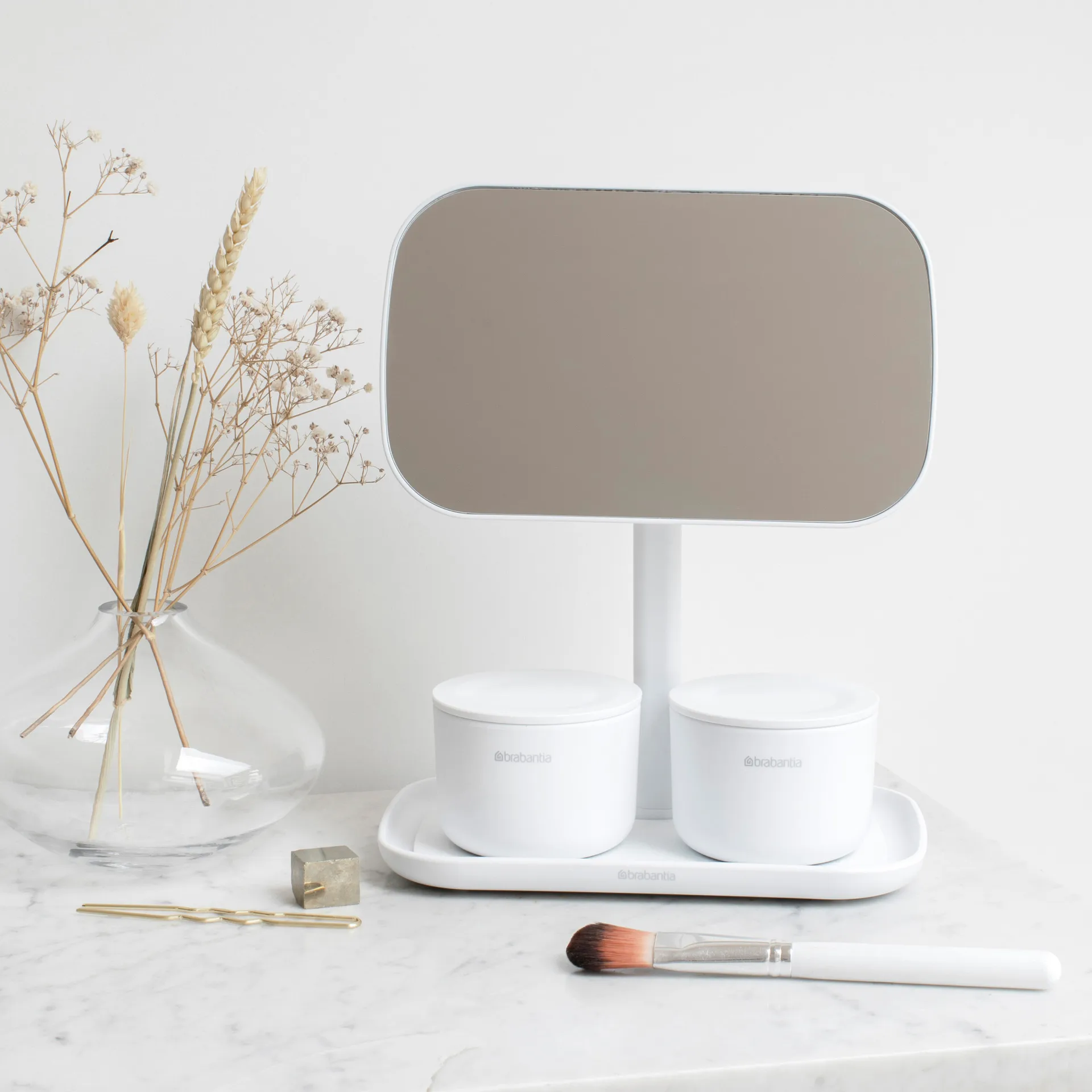 ReNew 带收纳托盘镜子, 白色 Brabantia