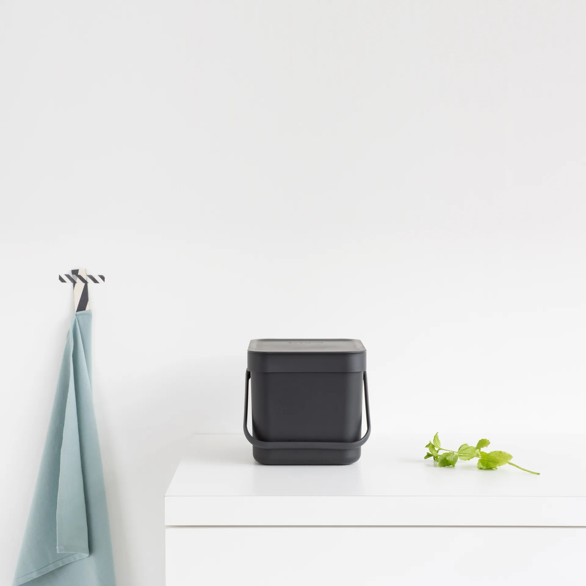Sort & Go waste bin 6 l., 灰色 Brabantia