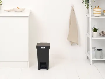 StepUp 脚踏垃圾桶 10升 - Dark grey - Brabantia