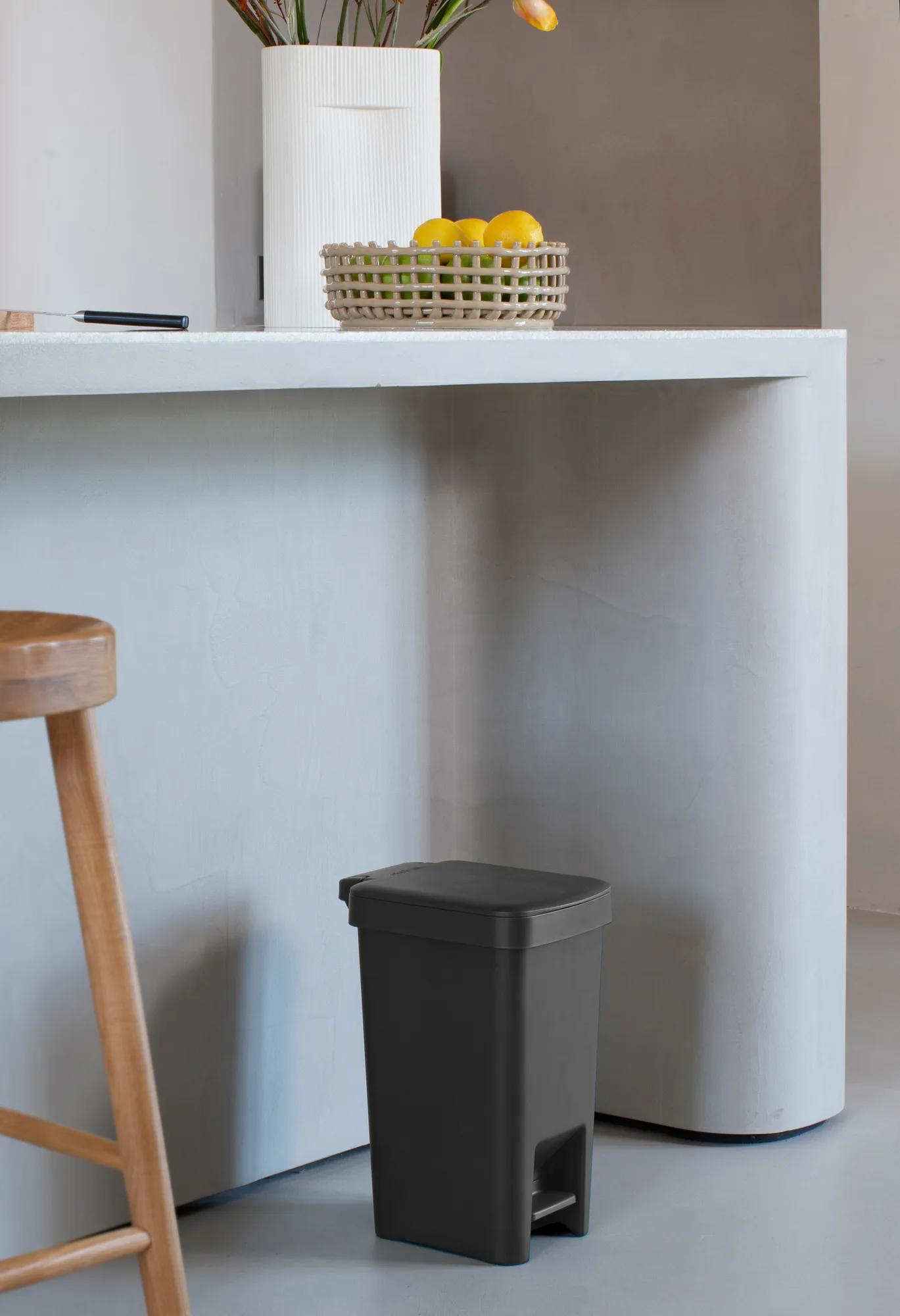 StepUp 脚踏垃圾桶 10升, Dark grey Brabantia