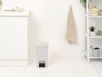 StepUp 脚踏垃圾桶 10升 - 浅灰色 - Brabantia