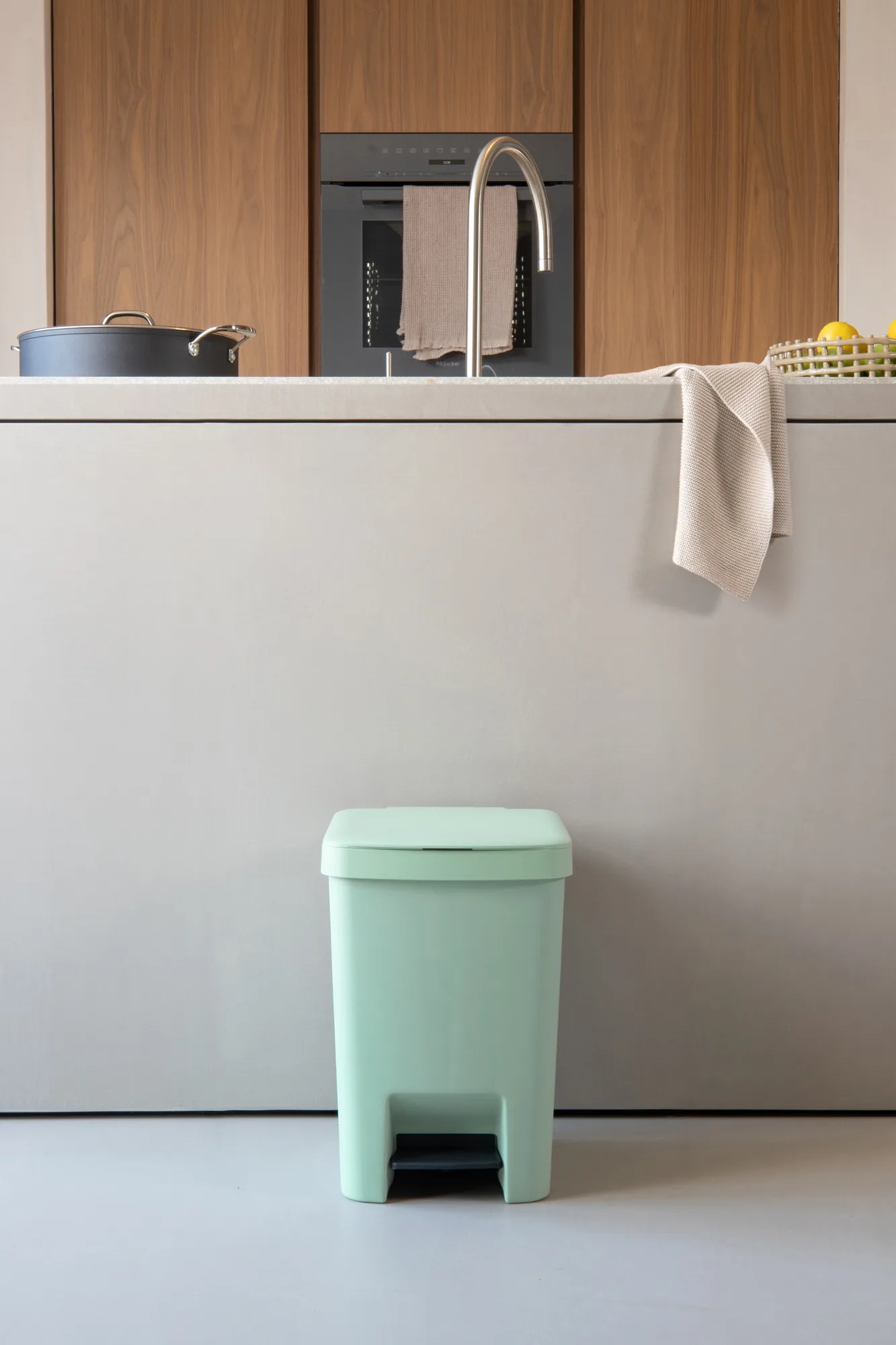 StepUp 脚踏式桶 25 L, Jade green Brabantia