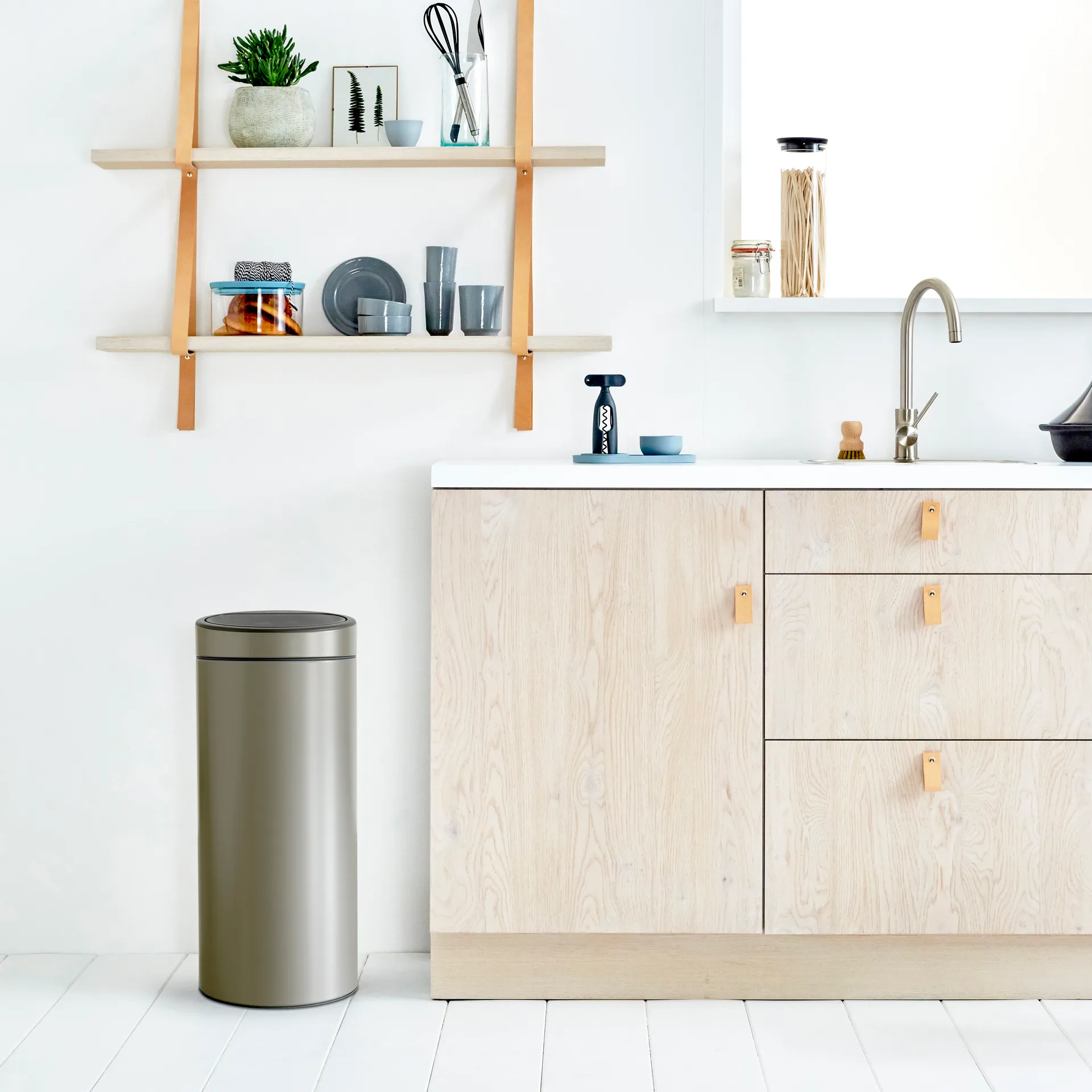 Touch Bin 30升垃圾桶, 铂金色 Brabantia