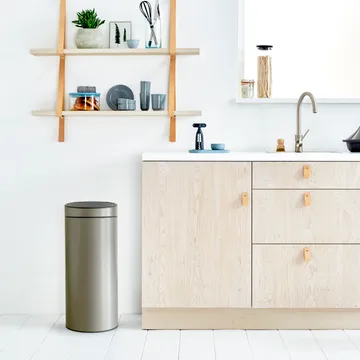 Touch Bin 30升垃圾桶 - 铂金色 - Brabantia