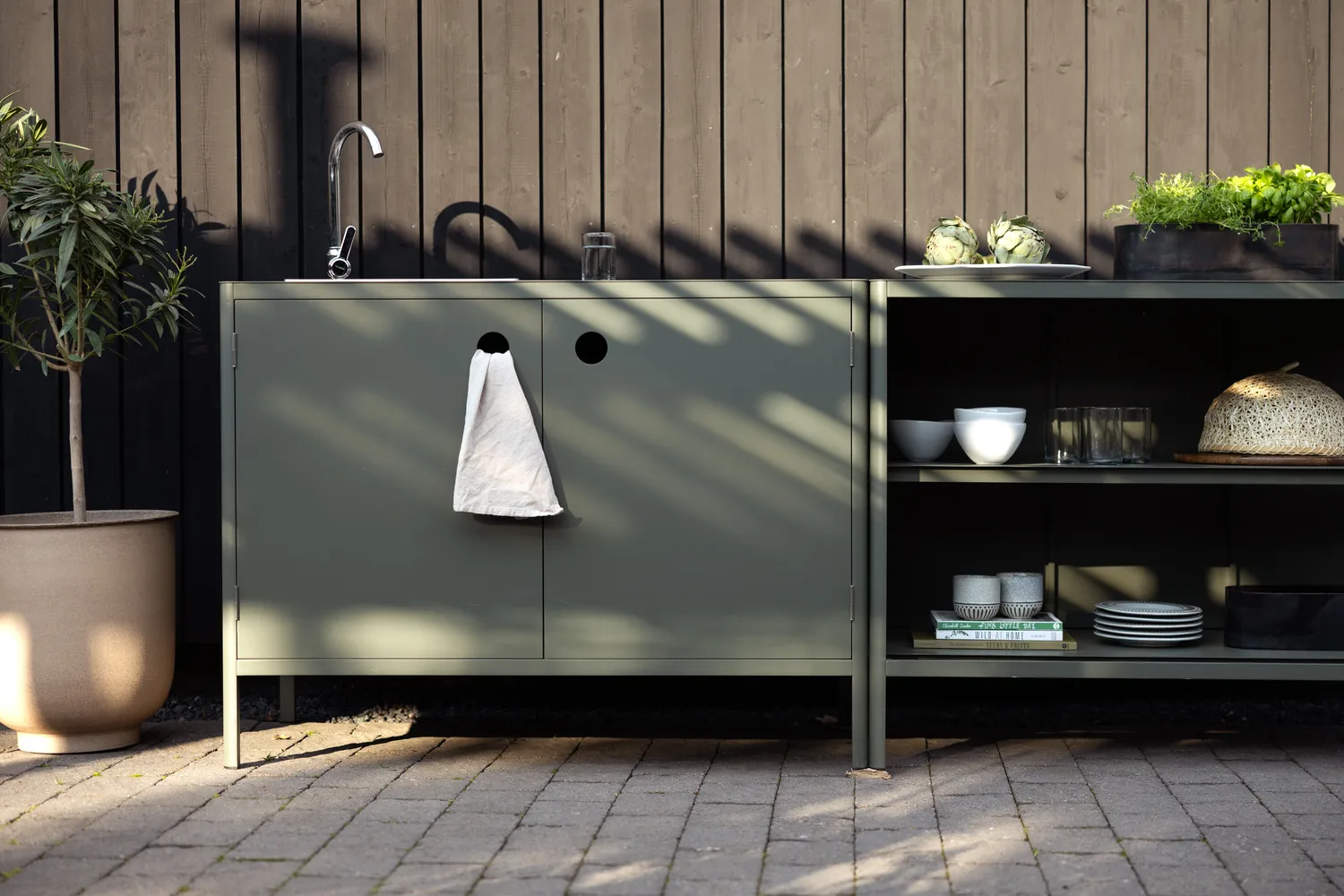 Kelia outdoor kitchen 长椅 with shelves, Nordic 绿色, 121x91x64 cm Brafab